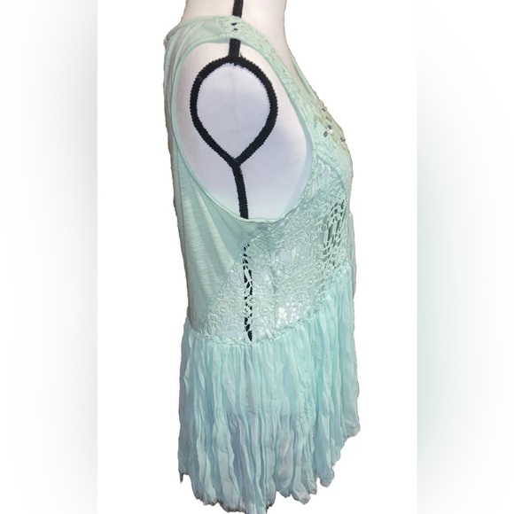 BKE Womens Large Green Sequin Pleated Lace Racerback Long Top Preowned EUC - Picture 4 of 12